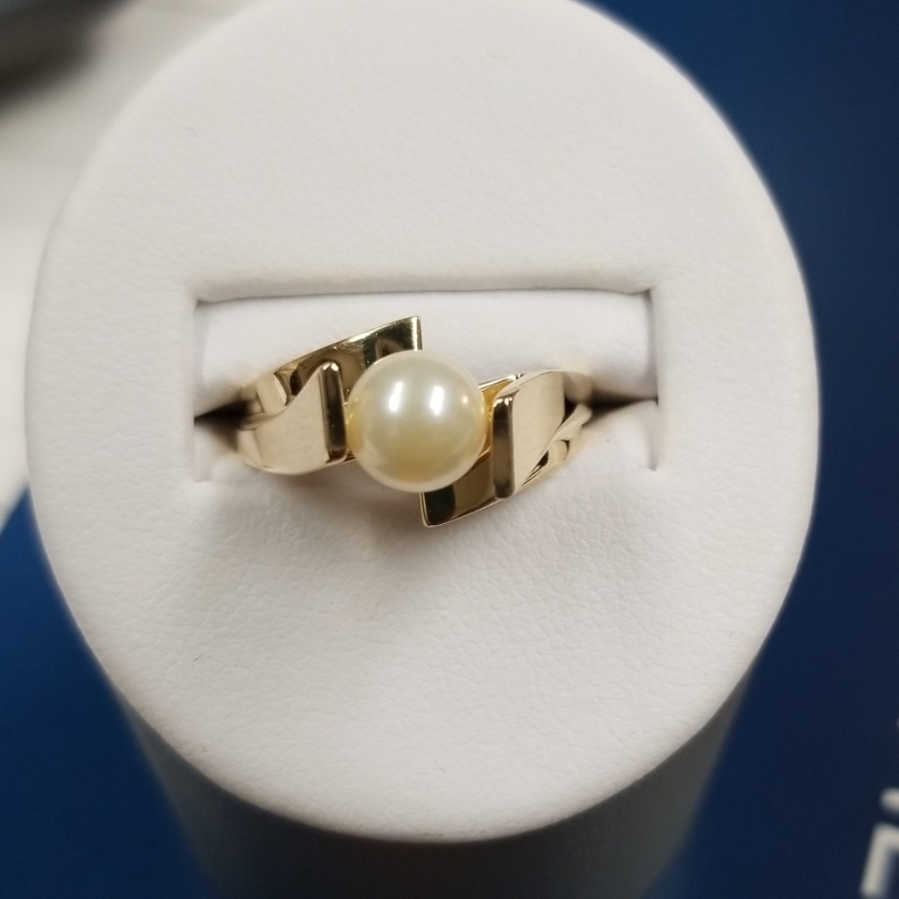 14k pearl ring